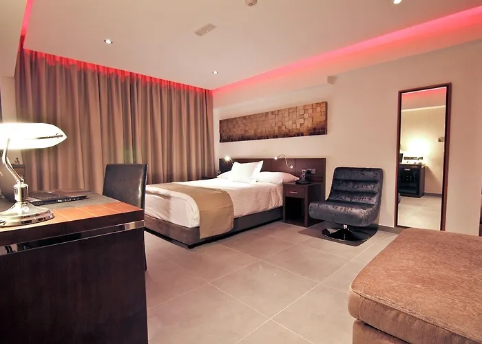 Achilleos 2* Lárnaca