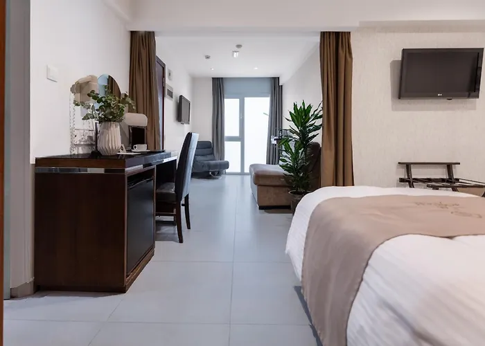 Achilleos 2* Lárnaca